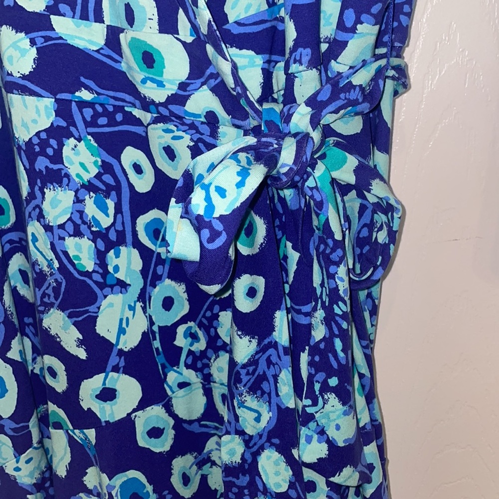 GORGEOUS Lilly Pulitzer Blue Floral Wrap Dress. LIKE NEW! - Picture 9 of 10